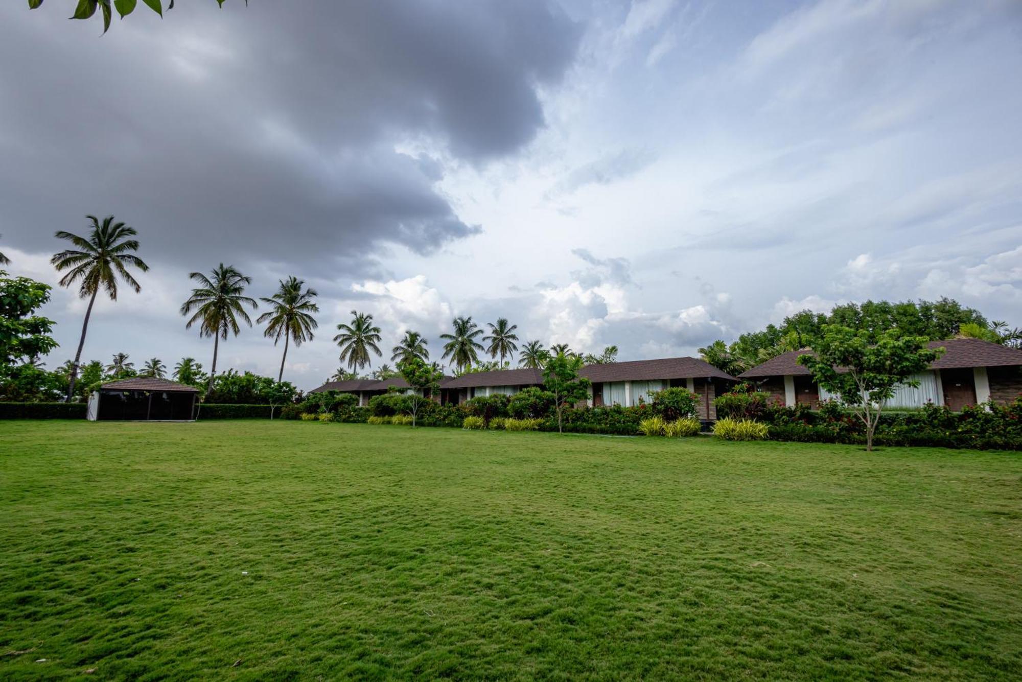 Veerdency Luxury Resort Devanahalli Exterior foto